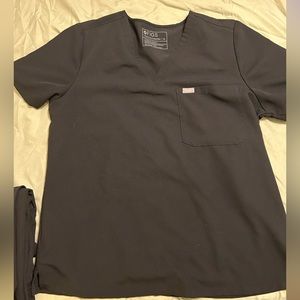 Matching set of figs scrubs in black